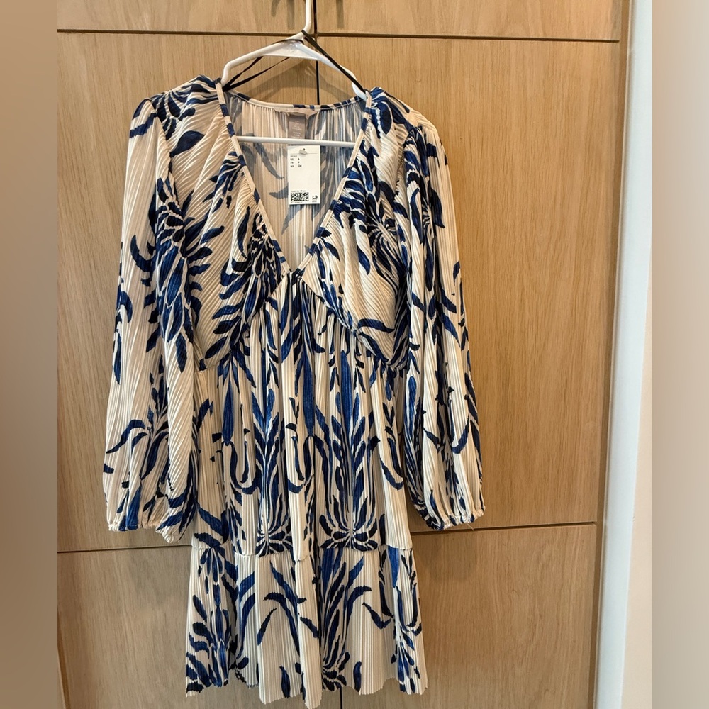 H&M Pleated Blue Floral V-Neck Women’s Dress